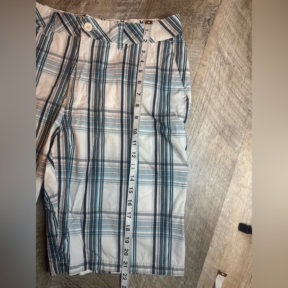 Hurley men’s 34 white/blue plaid shorts with pockets - Picture 10 of 11